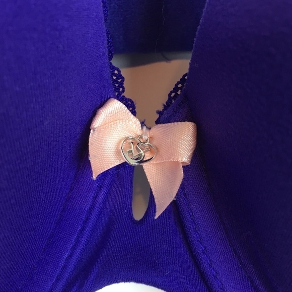 VICTORIA’S SECRET Bra Body By Victoria Perfect Coverage Push Up Solid Size 36C - Picture 3 of 10